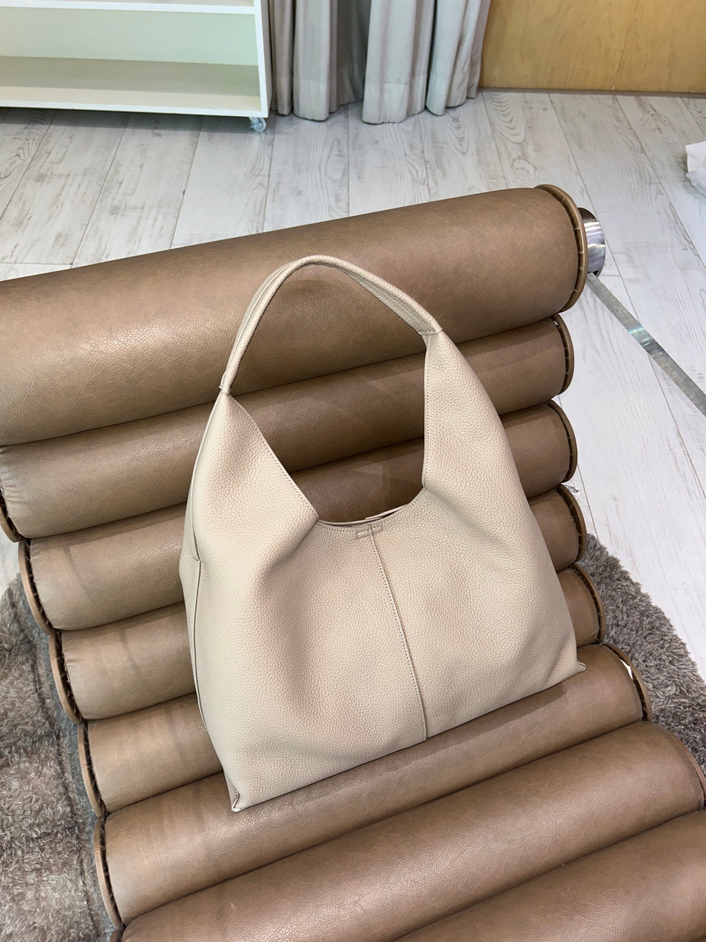 Daily HoBo - Cow Grains Leather