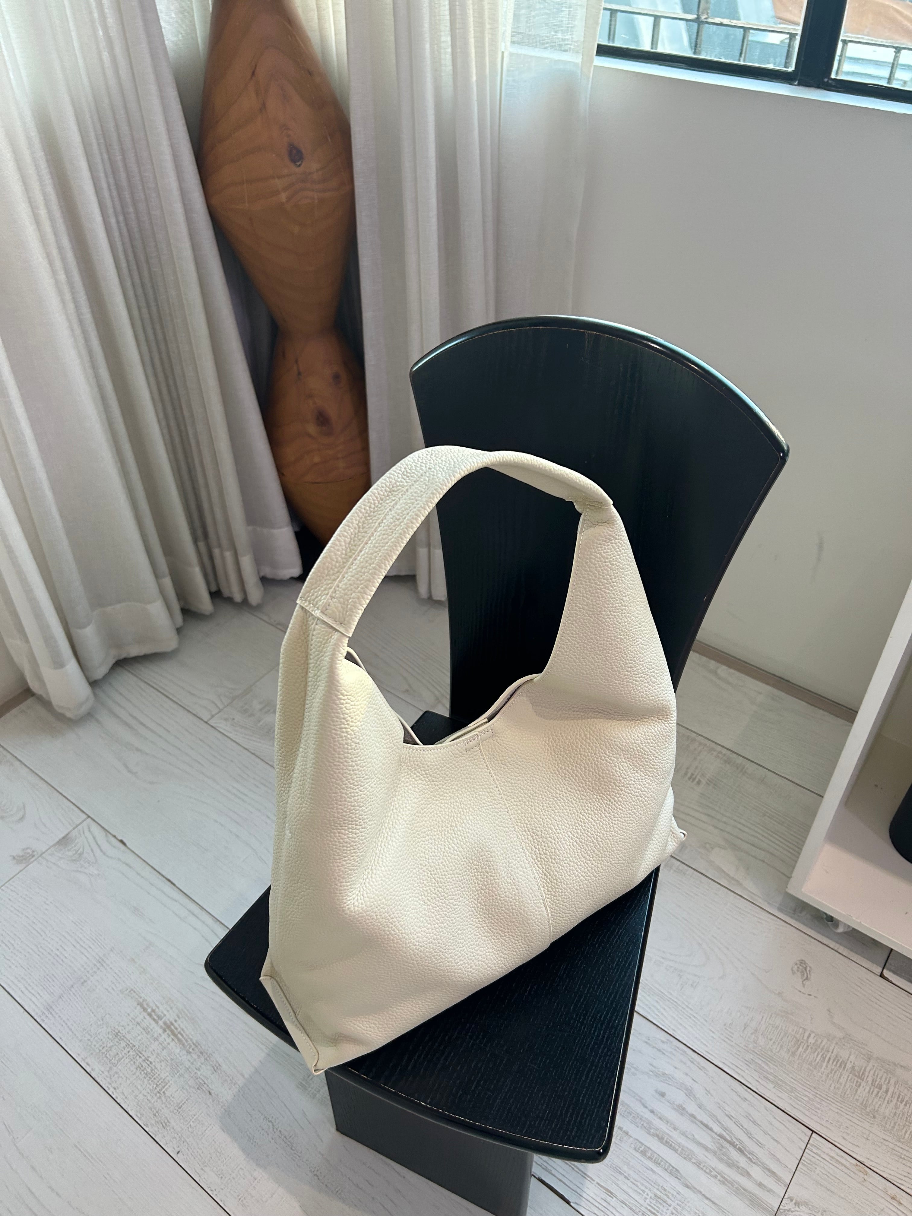 Daily HoBo - Cow Grains Leather